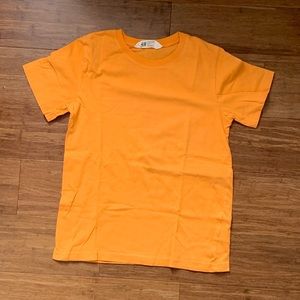 H&M orange t-shirt, size 8/10, unisex.